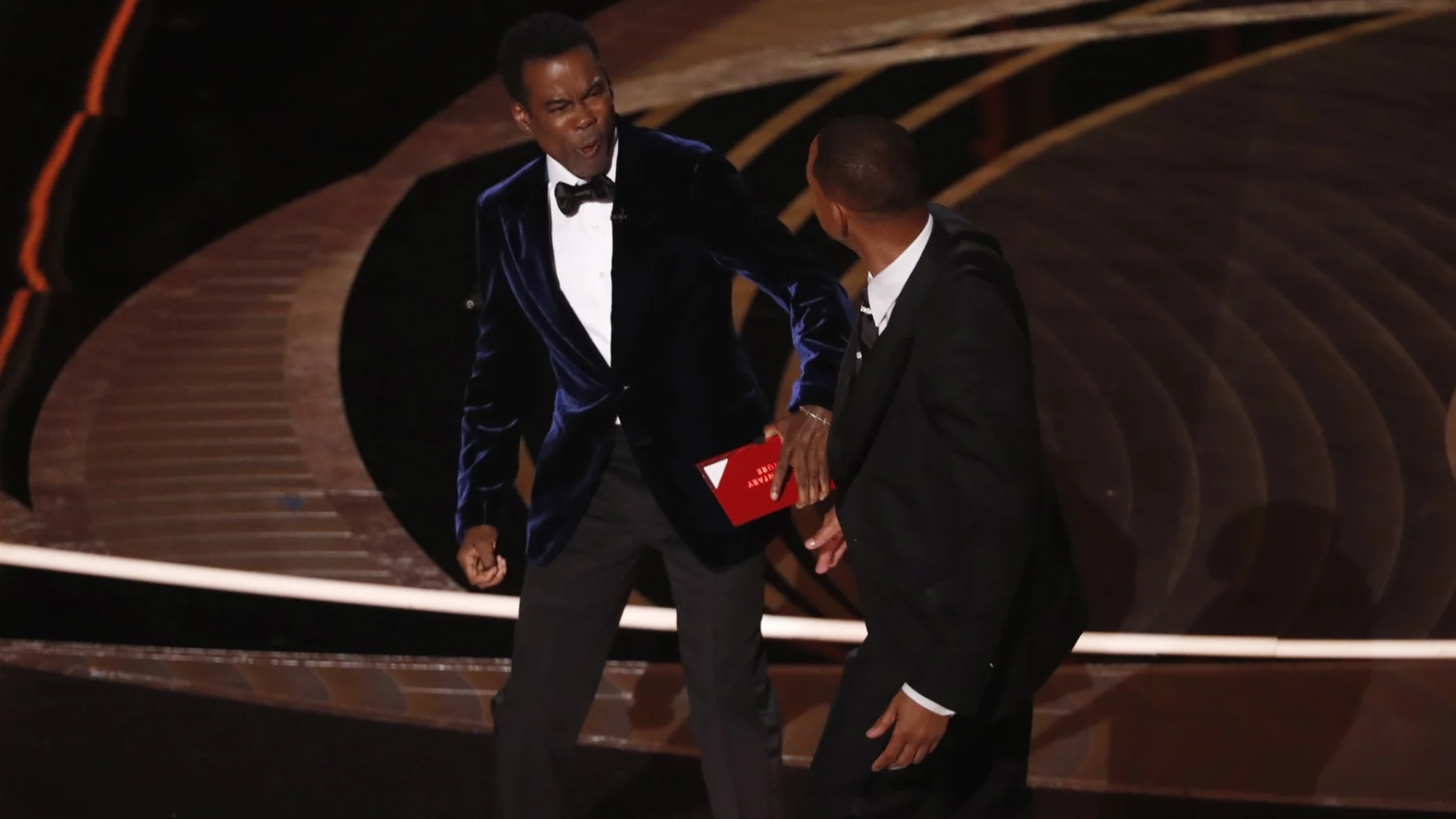 Chris Rock laat na beruchte Oscar-klap van Will Smith eindelijk van zich horen: 'Doet nog steeds pijn'