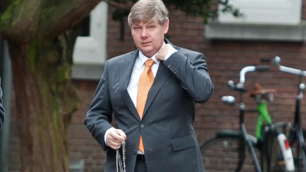 Foutje bedankt: burgemeester van Bloemendaal aangezien voor 'inbreker met kniptang'