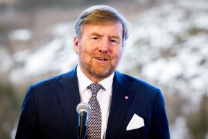 Thumbnail voor Situatie rond dreiging Amalia valt koning Willem-Alexander en gezin zwaar: 'Maar met z'n vijven sterk genoeg om eruit te komen'