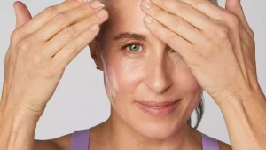 Van retinol tot routine: deze expert beantwoordt jullie prangende vragen over huidverzorging