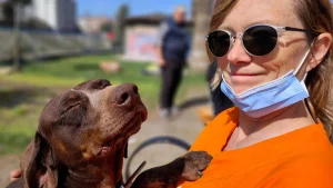 Thumbnail voor Esther redde dieren na aardbevingen in Turkije: 'Op sommige plekken rook je gewoon dood en verderf'