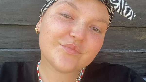 Demi (23) heeft levensbedreigende bloedkanker: 'Ik heb geen tijd te verliezen'