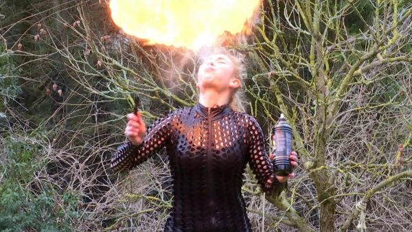 Malgorzata maakt indruk met vuurspuwen in 'Lang Leve de Liefde' - LINDA.nl Malgorzata Maakt Indruk Met Vuurspuwen In 'Lang Leve De Liefde' - Linda.Nl