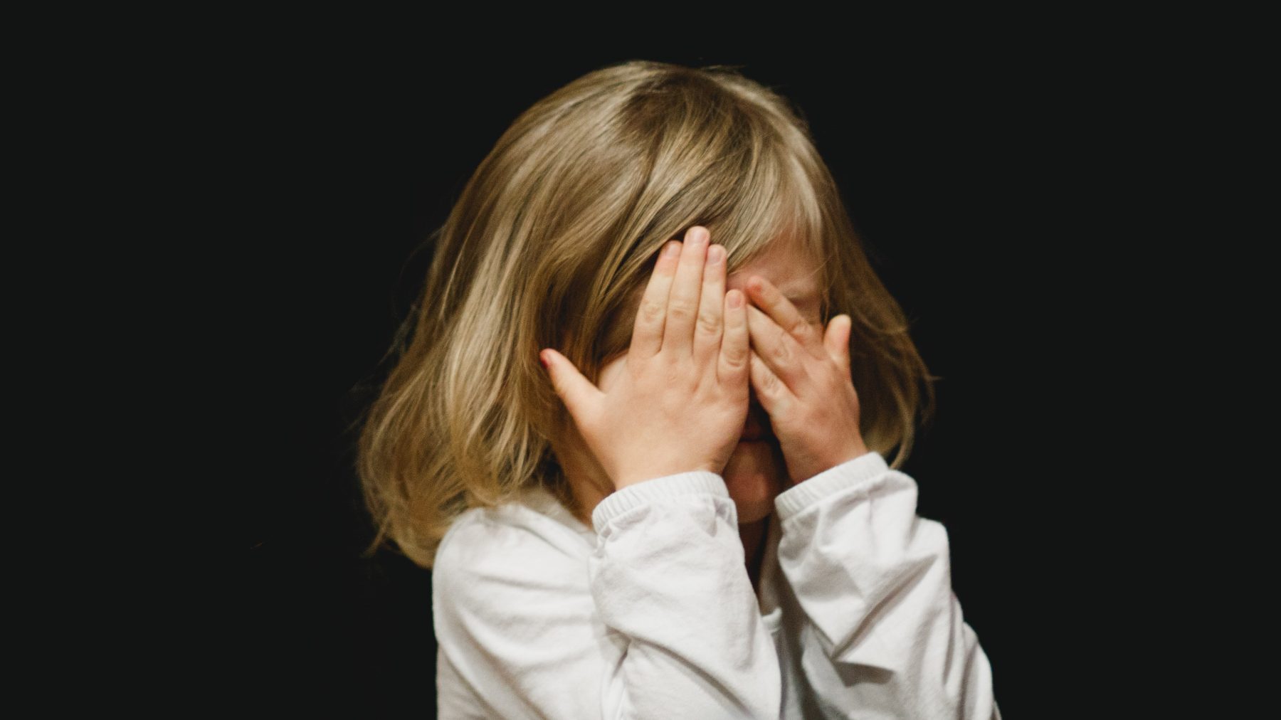 Trauma's uit kindertijd werken anders uit bij vrouw dan bij man