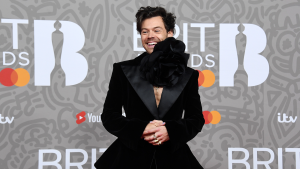 Thumbnail voor 'I got a girl crush': Harry Styles zoenend gespot met dít supermodel