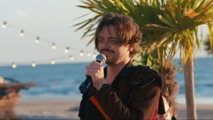 Stefano Keizers verrast met 'just a perfect day' in 'Strandgasten': 'Ik ben heel slecht in zingen'