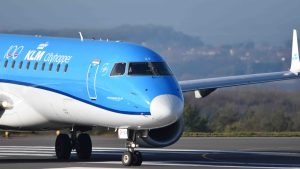 Thumbnail voor KLM-piloot gedroeg zich jarenlang als een hufter, maar krijgt bij ontslag wel twee ton mee