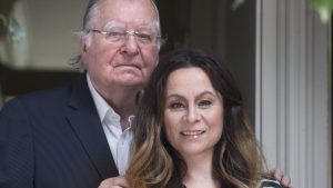 Thumbnail voor Huub Oosterhuis, vader van Trijntje en Tjeerd, is op 89-jarige leeftijd overleden