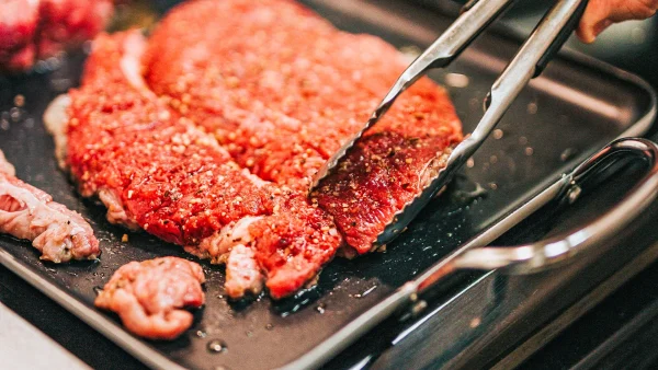Te veel rood (en bewerkt) vlees levert gezondheidsrisico's op