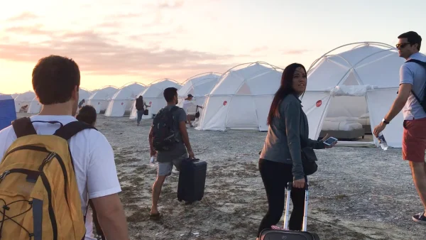 Gaan we weer (of weer niet): organisator geflopte Fyre festival kondigt comeback aan