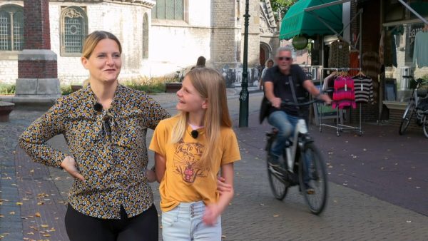 Samantha en Shirley in 'Steenrijk, Straatarm'