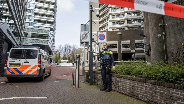 Verdacht pakketje in Tweede Kamer blijkt loos alarm: kattendeurstopper voor Wilders