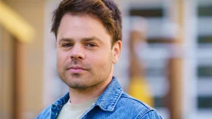 Thumbnail voor 'The Voice'-coach Roel van Velzen reageert op schrijnend verhaal Joan Franka: 'Zorgwekkend'