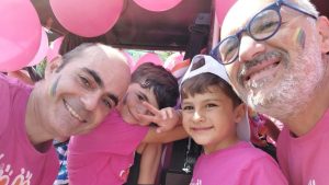 Thumbnail voor Homo- en lesbische ouders worden in Italië tegengewerkt: 'Voor de wet ben ik niet meer dan een babysitter'