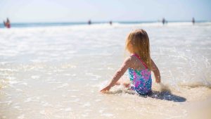 Zweminstructeur waarschuwt: 'Trek je kind nooit badkleding aantrekken van deze kleur'