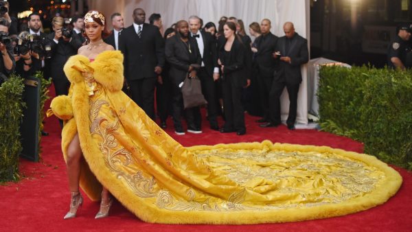 rihanna met gala look mode