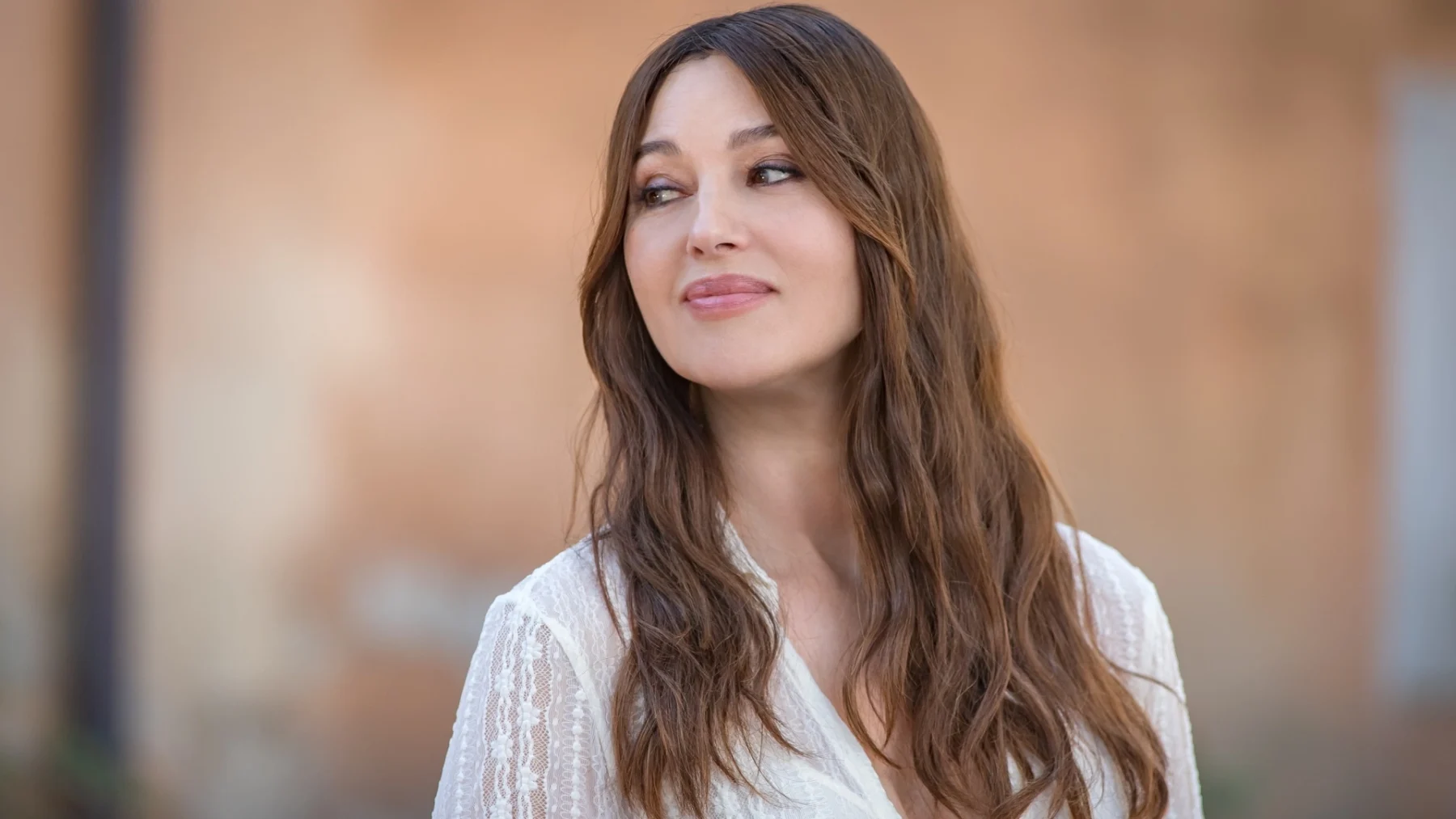Monica Bellucci geeft exclusief interview met LINDA. over nieuwste film: 'Oudere vrouwen doen er toe, we zijn sexy'