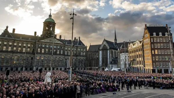 Maand Vochtig mixer Boosheid over ontbreken oorlog in Kinderen voor Kinderen-lied - LINDA.nl