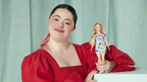 Thumbnail voor Barbie komt met pop met het syndroom van Down voor 'een meer inclusieve samenleving'