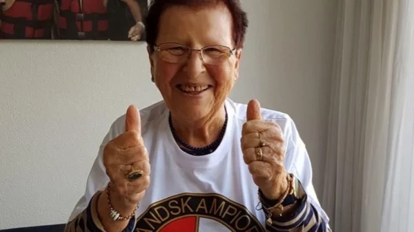 Terminaal zieke Magda van Tiel (88) heeft Feyenoord kampioen zien worden: 'We hebben gejuicht natuurlijk'