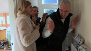 Thumbnail voor Maxime en Montana nemen Martien in de maling in 'Chateau Meiland': 'Stelletje schorem'