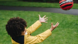 Thumbnail voor Stagiaire Claire wordt weggepest door groep 7-moeder: 'Ik ontnam haar kind zijn vitamientjes'