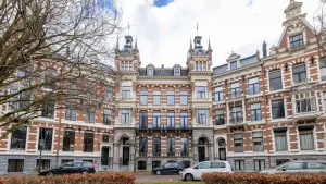 Thumbnail voor Dit paleis met achttien (!) kamers werd vorige week het meest bekeken op huizensite Funda