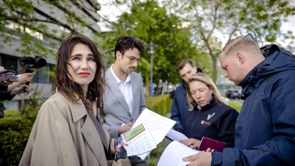 Carice van Houten na klimaatprotest: 'Informeer jezelf, demonstreer, vertel groene verhalen'