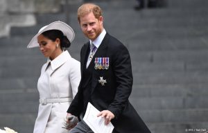 Thumbnail voor Harry en Meghan meer dan twee uur lang achtervolgd door paparazzi: ‘Bijna catastrofaal'