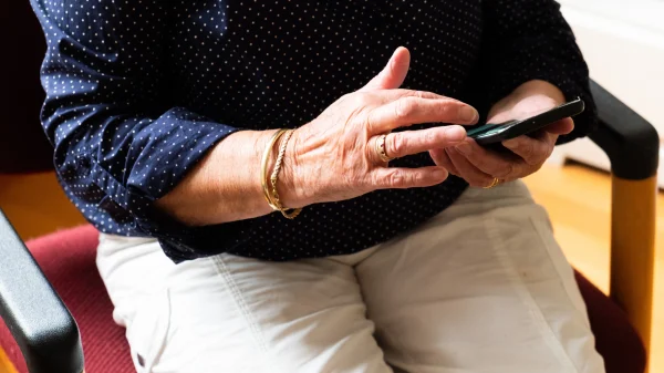 vrouw alarmcentrale 112