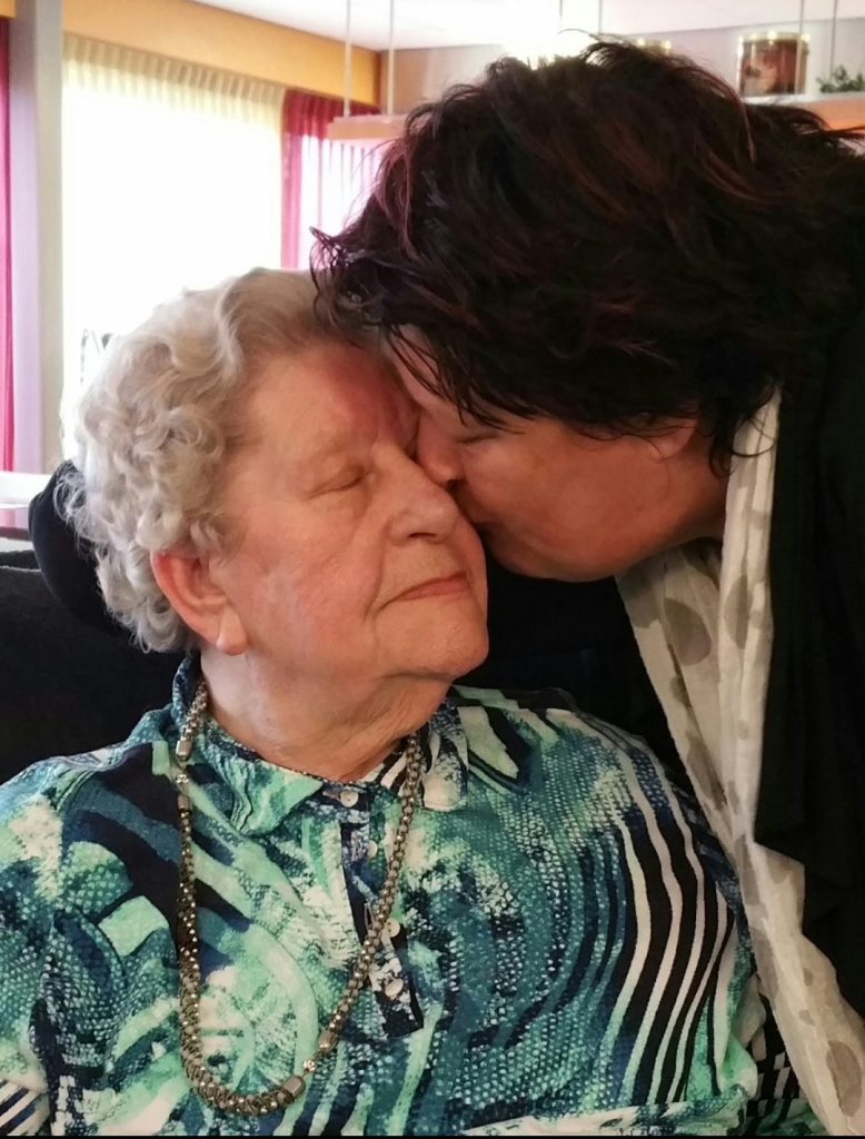 De moeder van Ria had Alzheimer: 'Soms ging de telefoon wel twintig keer per dag'