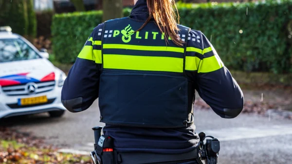 Jongen onder 14 jaar steekt twee vrouwen in Hellevoetsluis