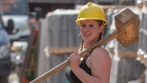 Thumbnail voor Zoë (22) is sinds een jaar timmervrouw: 'De populariteit van werken in de bouw snap ik helemaal'