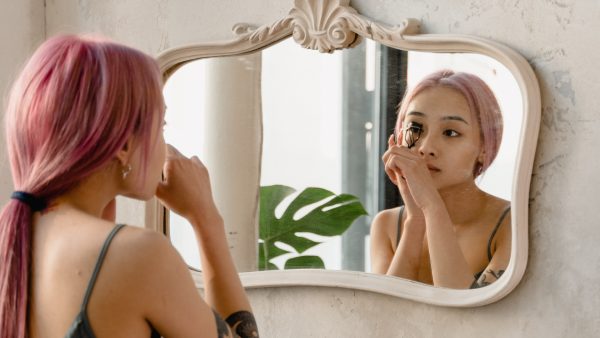 4 x wimperkruller-hacks voor beter gekrulde wimpers