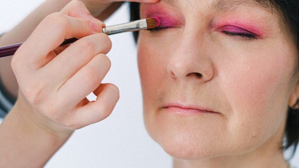 Do's en dont's voor make-up bij overhangende oogleden