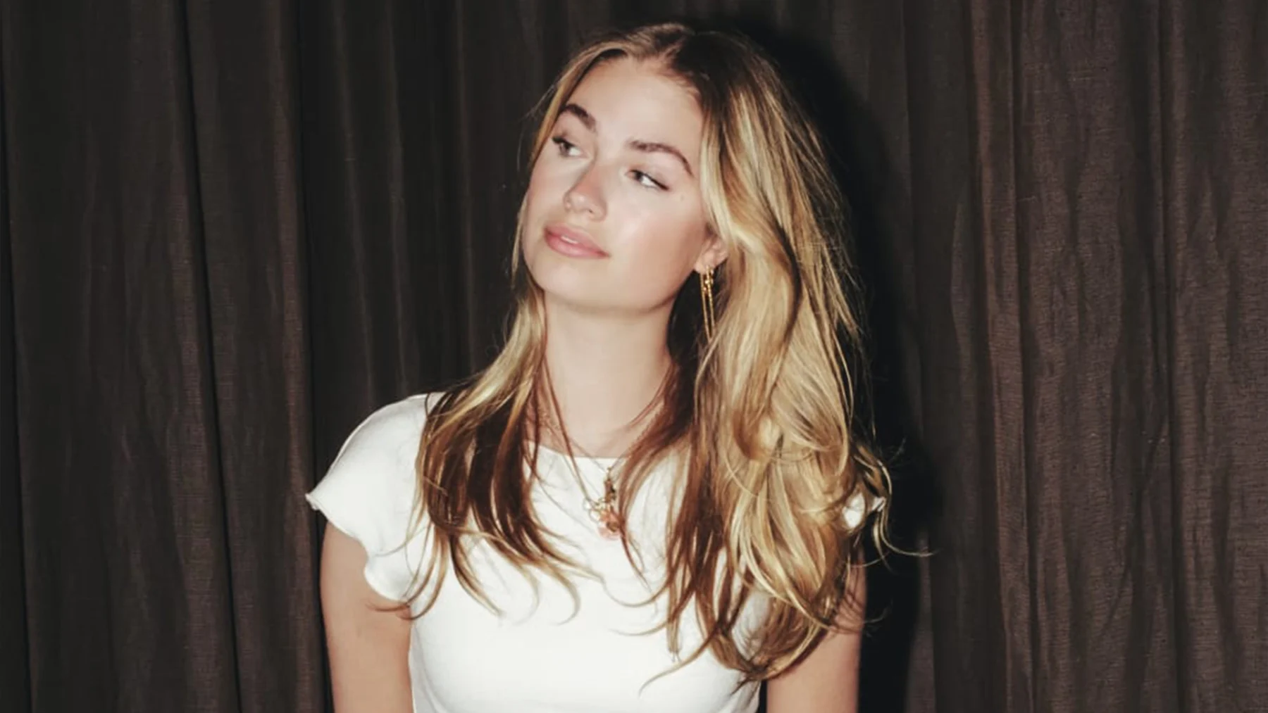 Roxy (18) maakte het 'Anne-Fleur Vakantie'-lied: 'Eerst wilde ik het niet uitbrengen'