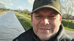 Thumbnail voor Peter (55) nam 'frisse duik' en kreeg thermische shock: 'Vrienden dachten dat ik een grapje maakte'