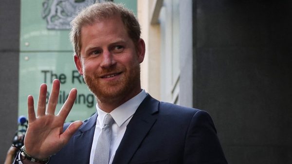 'Daily Mirror-baas voegde info toe aan verhalen over prins Harry'