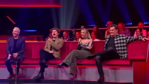 Thumbnail voor Deze bekende zanger duikt op in 'Secret Duets', maar jury heeft geen idee wie het is