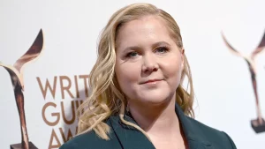 Thumbnail voor Amy Schumer over 'dieetmedicijn' Ozempic: 'Zo ziek van dat ik niet met zoontje kon spelen'