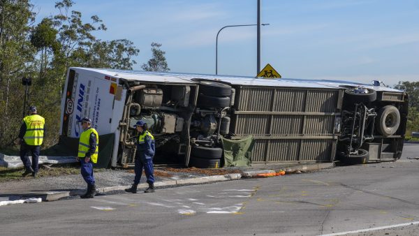 Tien doden in Australië nadat bus met bruiloftsgasten is gekanteld