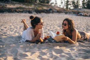 Thumbnail voor Man (35) laat op Zeeuws strand jongeheer zien aan zonnende vrouwen: 'Onveilig en onprettig'