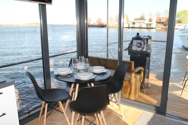 eetkamer Houseboat Funky