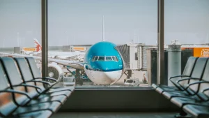 Thumbnail voor Op een roze wolk: vrouw bevalt aan boord van KLM-vlucht