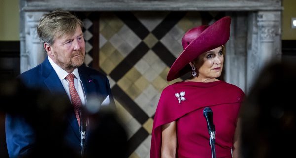 Koning reageert op tv-optredens Eloise