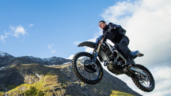 Smart triks: Tom Cruise hopper utfor en 1200 meter høy klippe