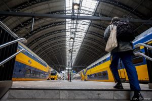 Thumbnail voor Schoppen, spugen, slaan: weer meer geweld tegen treinpersoneel