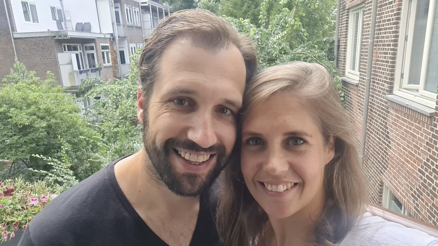 Desirees (36) vriend heeft uitgezaaide longkanker: 'Wil onmacht in kracht omzetten'