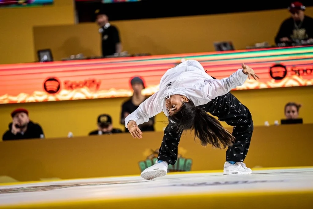 India-eerste-vrouwelijke-breakdancer