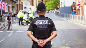 Thumbnail voor Moeder overleden meisje boos na trotse tweet van politie: 'High fiven na haar dood? Walgelijk'